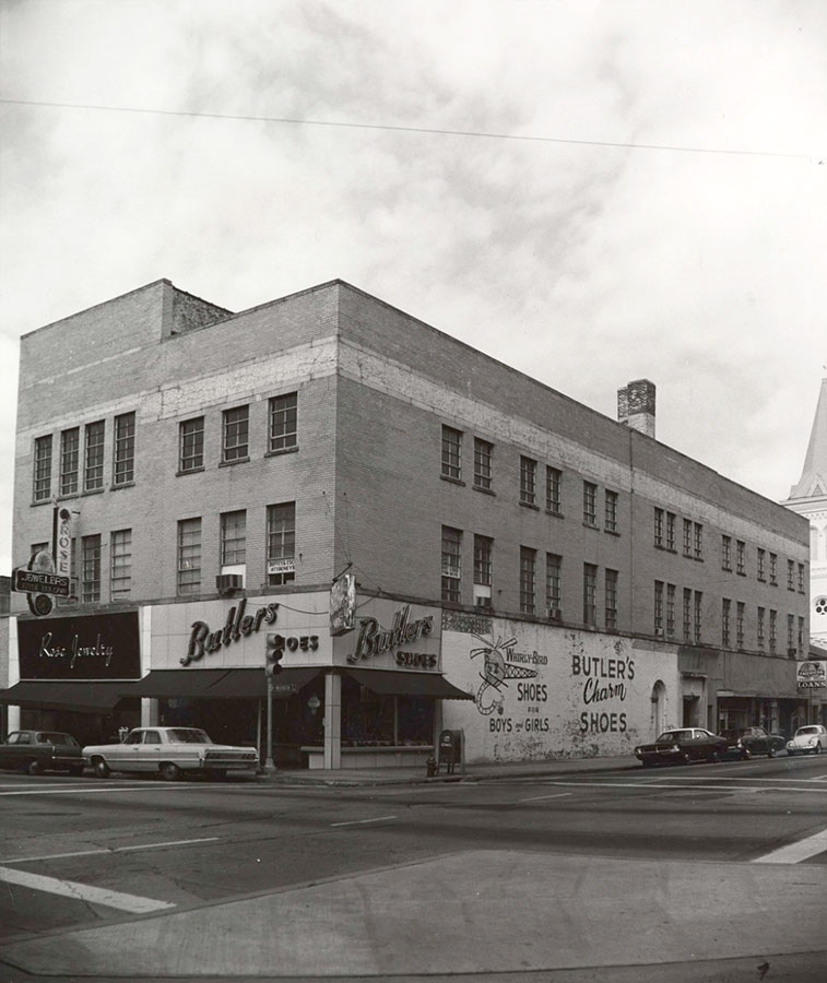 The Struve Building in the 1970s, after two fires.